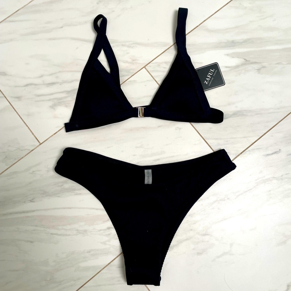 Black Ribbed Bikini - L - Picture 2 of 8